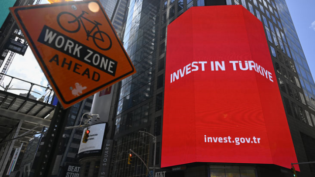 Cumhurbaşkanlığı Yatırım Ofisi, Times Meydanı'nda 'Invest in Türkiye' mesajıyla Türkiye'yi tanıttı