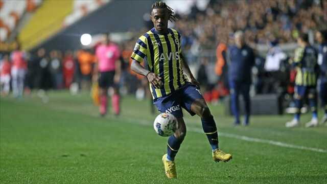 Fenerbahçe, yıldız futbolcuları TFF'ye bildirmedi! Hiçbir maçta forma giyemeyecekler