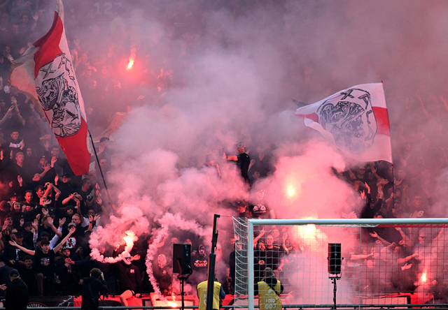 Maç yarıda kalmıştı! Ajax-Feyenoord karşılaşması, seyircisiz olarak tamamlanacak