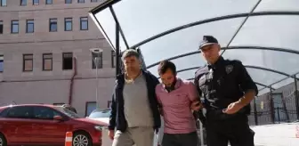Eskişehir'de Öğretmenleri Darbeden ve Çakıyla Tehdit Eden Şüpheli Tutuklandı