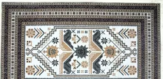 Sındırgı'da Yağcıbedir halı motifleri caddeleri süslüyor