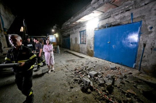 İtalya'nın Napol, şehrinde son 40 yılın en şiddetli depremi meydana geldi