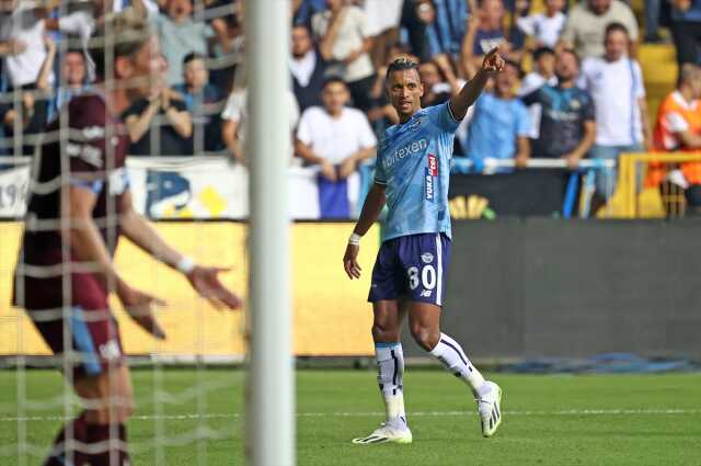 Yukatel Adana Demirspor, Trabzonspor'u 1-0 yendi Yukatel Adana Demirspor, Trabzonspor'u 1-0 yendi