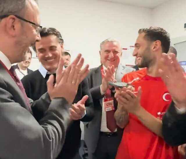 Cumhurbaşkanı Erdoğan, Hırvatistan zaferi sonrası Montella'yı İtalyanca tebrik etti Cumhurbaşkanı Erdoğan, Hırvatistan zaferi sonrası Montella'yı İtalyanca tebrik etti