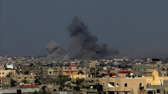 İsrail savaş uçakları, Gazze'de hastaneyi bombaladı