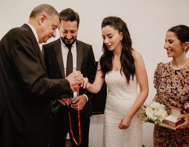 Ünlü şarkıcı Öykü Gürman, Bakü'de evlendi! İşte nikahtan kareler
