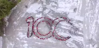Karabük'te öğrenciler '100. yıl' koreografisi oluşturdu