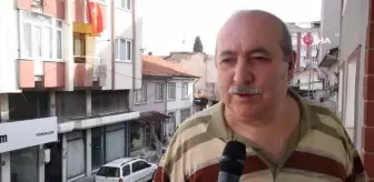 Sosyal medyanın gündemine oturan 'bayraklı dayı' cumhuriyetin 100. yılı için bir kez daha balkonda