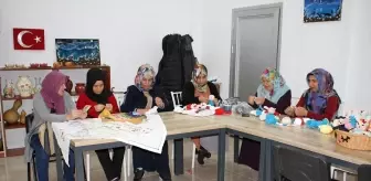 Edremit Belediyesi Kurslarına Katılan Kadınlar Hem Meslek Öğreniyor Hem de Gelir Elde Ediyor