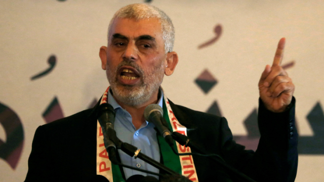 İsrail basını anlaşmadaki 'İHA' maddesini yorumladı: Hamas lideri Sinwar masadan istediğini alarak kalktı