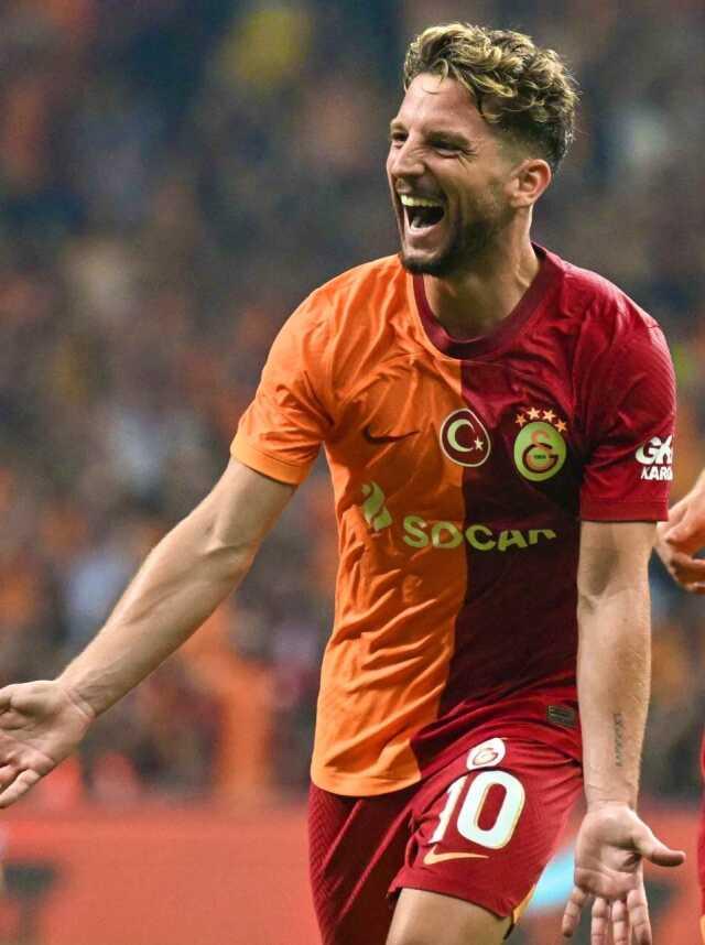 Alanyaspor maçında şov yapan Mertens, bu sezon bir ilki yaşadı