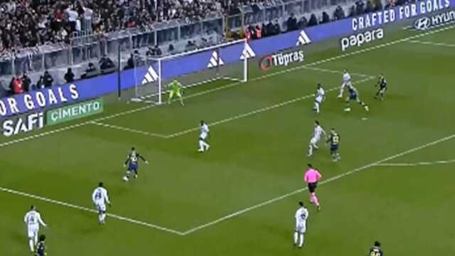 Derbi resmen golle başladı! Fenerbahçe'nin yıldızı yine iş başında