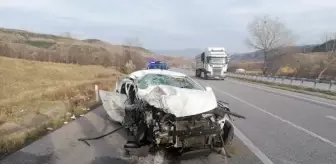 Amasya'da öğrenci servisi ile otomobil çarpıştı: 5'i öğrenci 6 kişi yaralandı