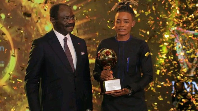 Hakkarigücü'nün Kamerunlu yıldızı 2023 Kamerun Altın Top Ödülü'nü kazandı
