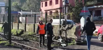 Zonguldak'ta tren otomobile çarptı: 3 yaralı