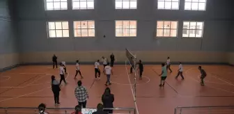 Halkapınar'da Kurumlar Arası Voleybol Turnuvası Tamamlandı