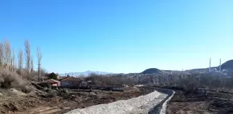 Kırıkkale Karakeçili'de TOKİ konutlarının kaba inşaatı tamamlanma aşamasında