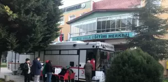 Düzce Halk Eğitim Merkezi, Türk Kızılay'a kan bağışında bulundu