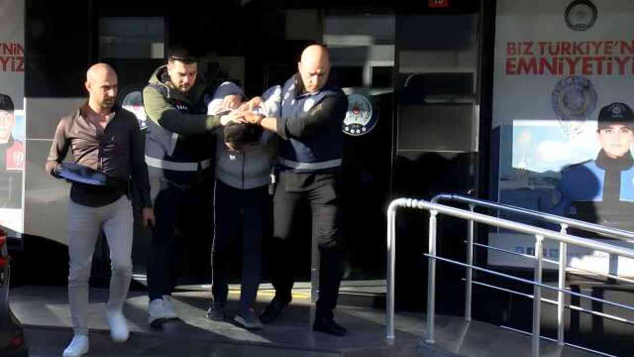 Kadıköy'de kaçırılan öğrenci servisindeki panik kamerada! Çocuklar korku içinde bağırıyor Kadıköy'de kaçırılan öğrenci servisindeki panik kamerada! Çocuklar korku içinde bağırıyor