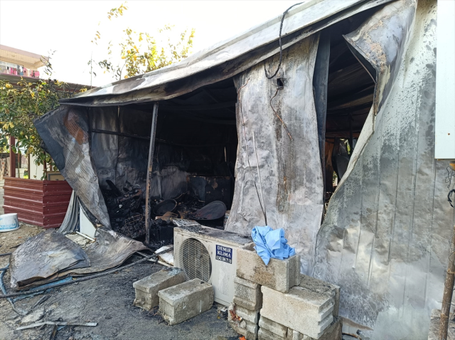 Hatay'da prefabrik evde çıkan yangında 2 çocuk hayatını kaybetti