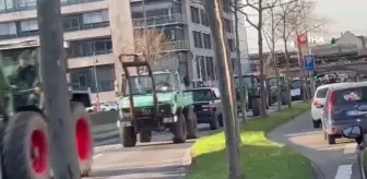 Alman Çiftçiler Traktörlü Eylem Yaptı