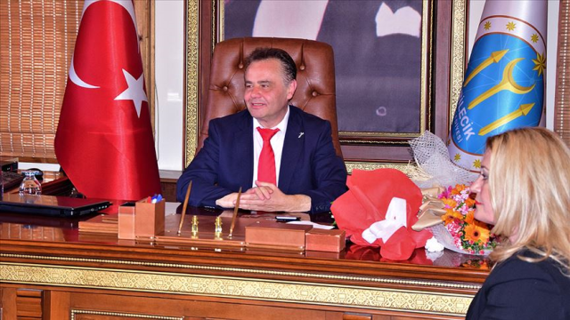 Adı rüşvet skandalına karışan Bilecik Belediye Başkanı Semih Şahin istifa etti