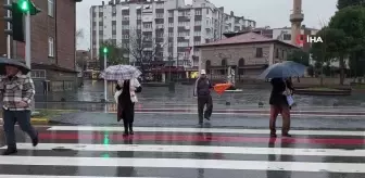 Balıkesir'de beklenen sağanak yağış etkili oldu