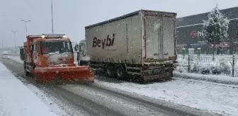 Bartın'da Mevsimin İlk Karı Yağdı: 46 Köy Yolu Ulaşıma Kapandı