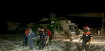Aksaray'da Hasan Dağı'nda düşen kadın dağcı helikopterle kurtarıldı