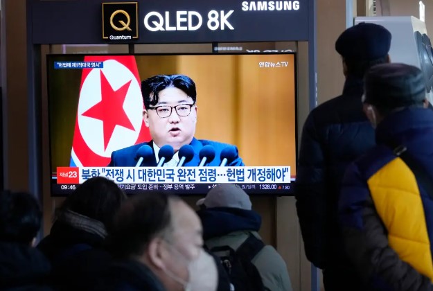 Kim Jong Un Güney, Güney Kore'nin esas düşman görülmesi için Anayasa değişikliği istedi