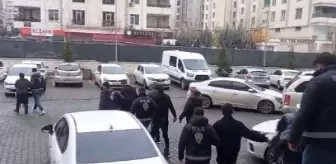 Şanlıurfa'da Aranan Şüphelilerden Birisi Prof. Dr. Canan Karatay'ı Dolandıran M.K. Yakalandı
