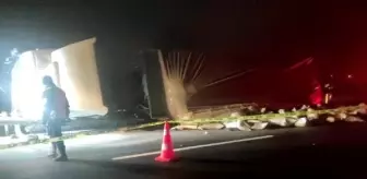Sakarya'da TIR kazası: Şoför hayatını kaybetti