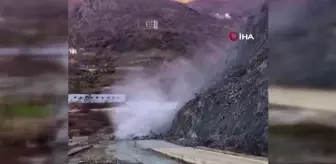 Artvin'de meydana gelen heyelan anı görüntülendi