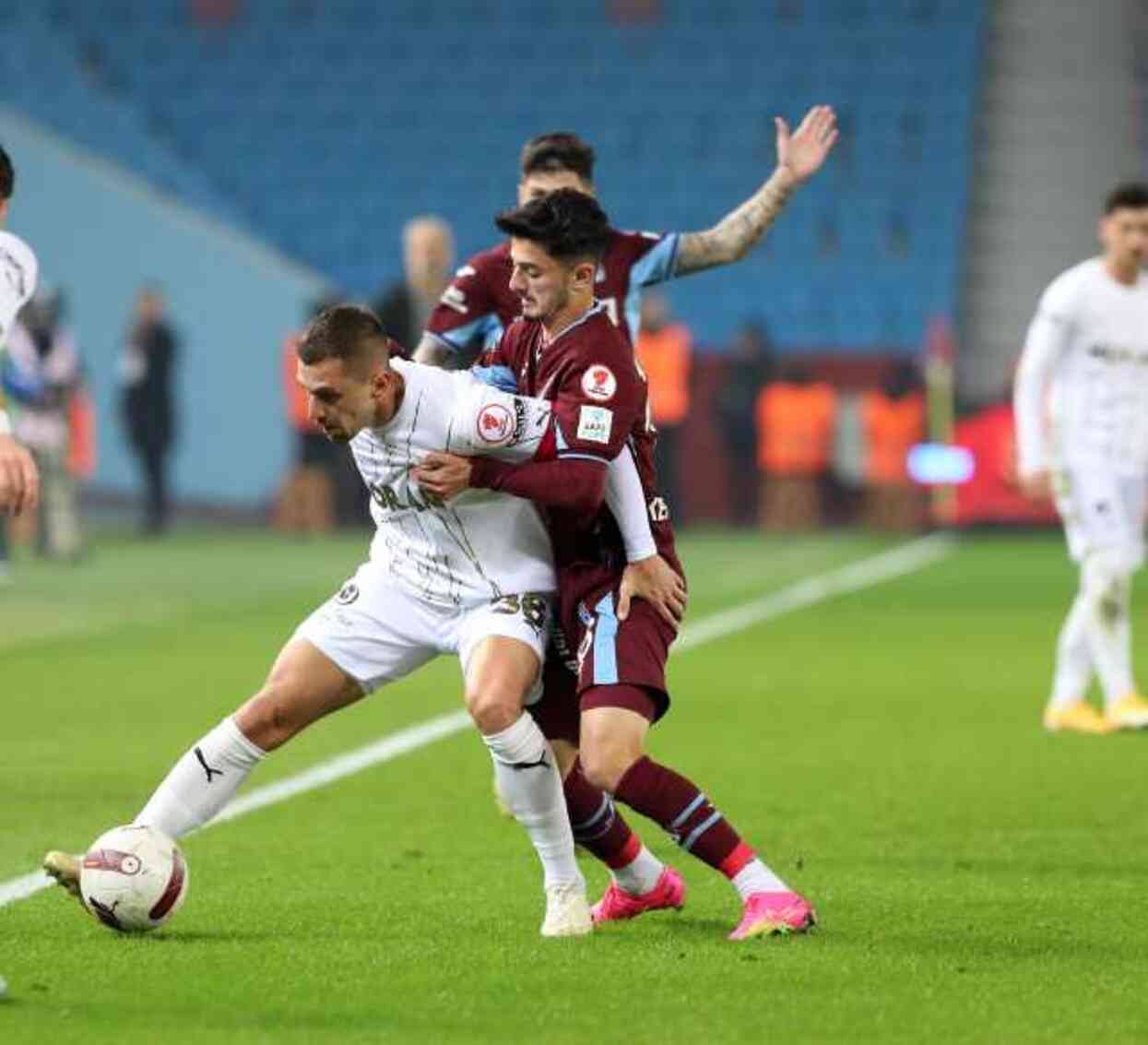 Enis Destan yıldızlaştı! Trabzonspor turladı Enis Destan yıldızlaştı! Trabzonspor turladı