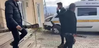 Sakarya'da Komiserin Ailesine Silahlı Saldırı: 2 Tüfek ve 1 Tabanca Bulundu