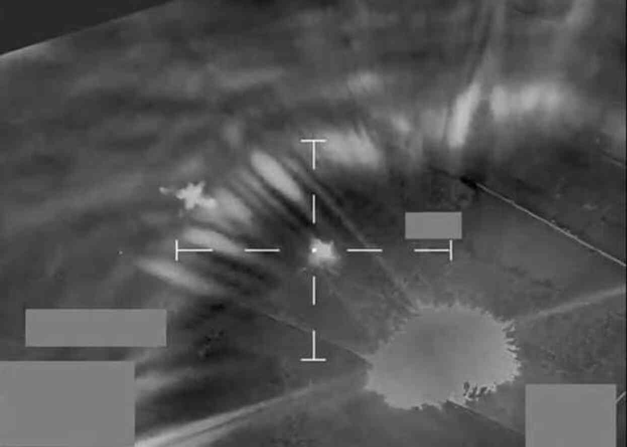 Kızıldeniz'de iki ABD komandosunun kaybolmasından sonra İngiltere lazer güdümlü füzeler ile Yemen'i vurdu Kızıldeniz'de iki ABD komandosunun kaybolmasından sonra İngiltere lazer güdümlü füzeler ile Yemen'i vurdu