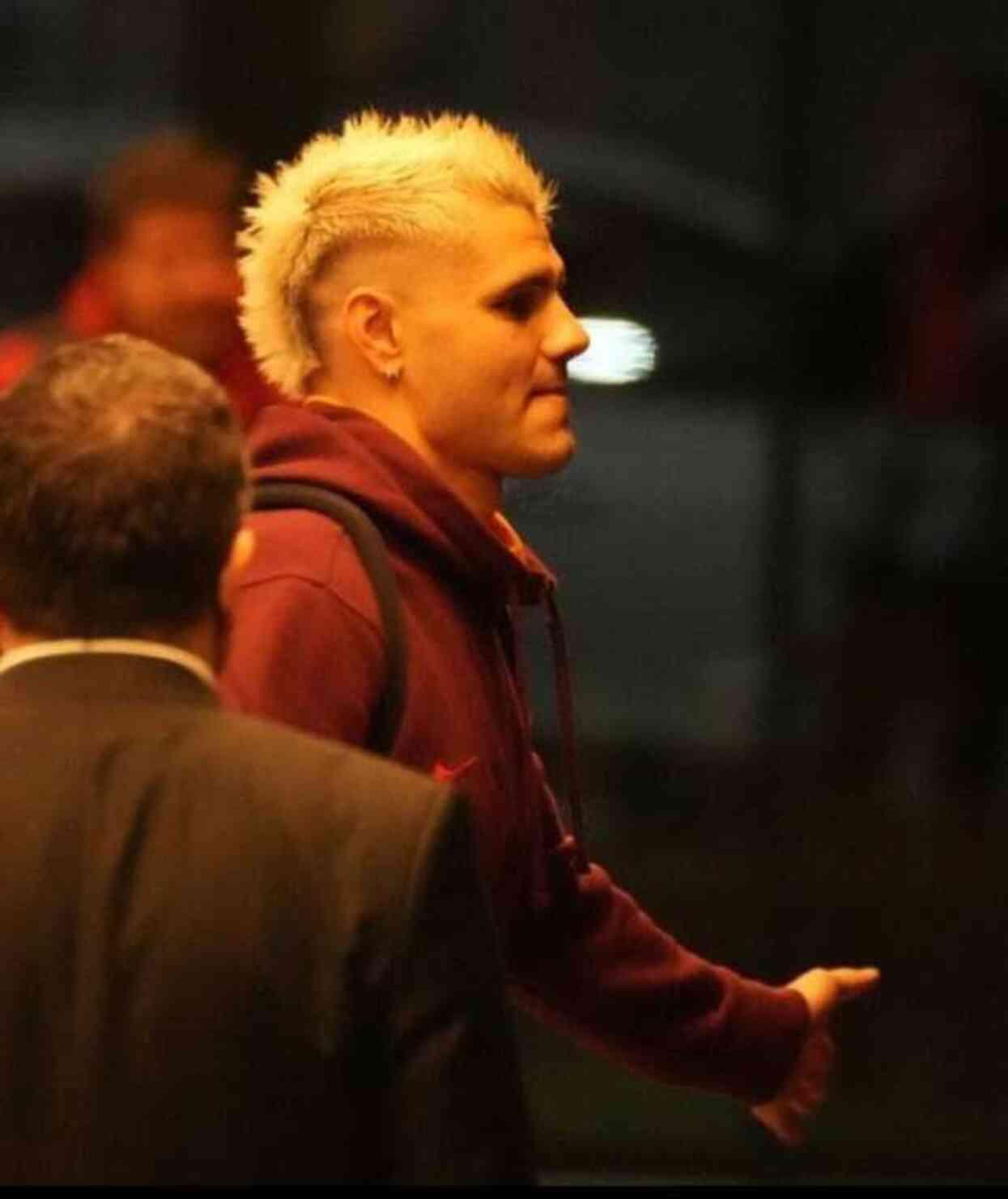 Bu halini unutun! Icardi'nin yeni tarzını gören herkes aynı yorumu yapıyor Bu halini unutun! Icardi'nin yeni tarzını gören herkes aynı yorumu yapıyor