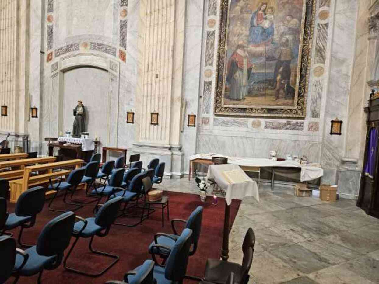 Kilise saldırısından yeni görüntüler! Saldırganlar, katlettikleri adama kapıyı açmış Kilise saldırısından yeni görüntüler! Saldırganlar, katlettikleri adama kapıyı açmış