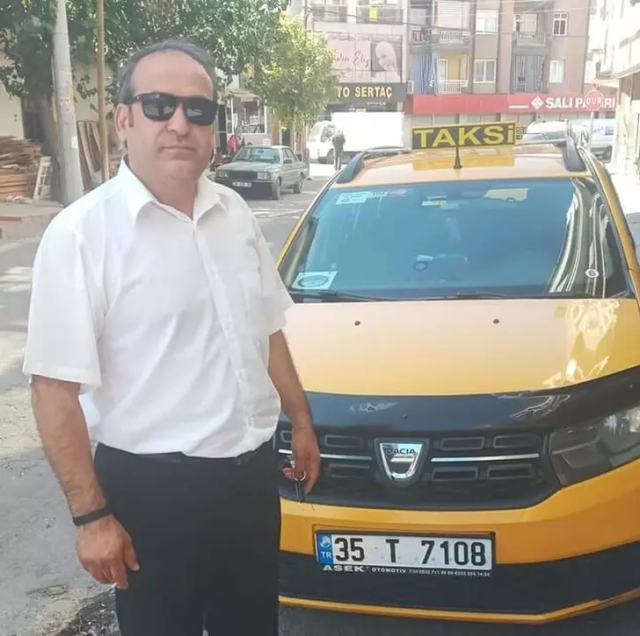 Öldürülen taksi şoförü için meslektaşlarından alkışlı protesto