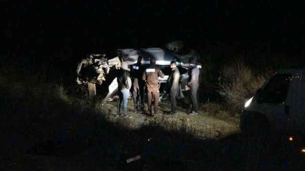 Burdur'da kontrolden çıkan otomobil şarampole yuvarlandı! 2 kişi hayatını kaybetti, 1 kişi ağır yaralandı