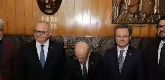 Hazine ve Maliye Bakanı Manisa'da ziyaretlerde bulundu