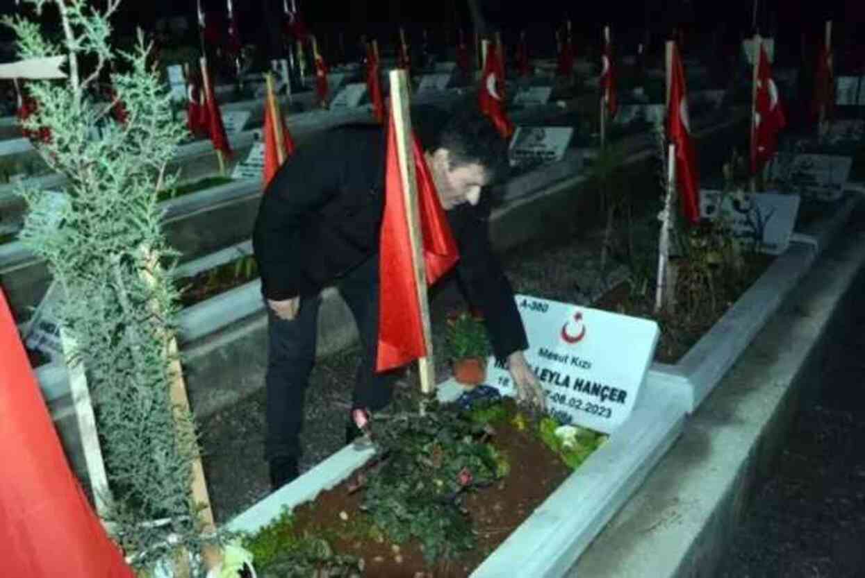 Depremin sembolü olan Mesut Hançer: Her şey yarım kaldı Depremin sembolü olan Mesut Hançer: Her şey yarım kaldı