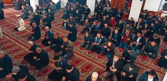 Tokat'ta depremde vefat edenler için Kur'an okunup helva dağıtıldı
