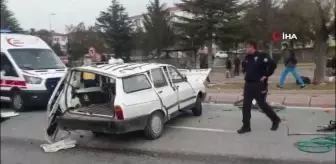 Kayseri'de feci kaza: Kazaya karışan araç hurdaya döndü, 3 kişi yaralandı