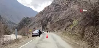 Artvin'de heyelan nedeniyle kapanan karayolu temizlendi