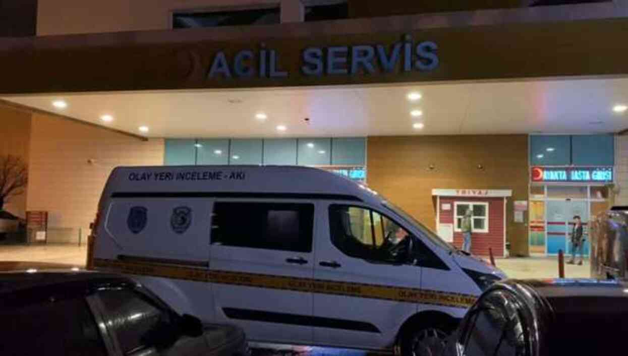 Yol kenarında tuvaletini yapan adam kurşunların hedefi oldu Yol kenarında tuvaletini yapan adam kurşunların hedefi oldu