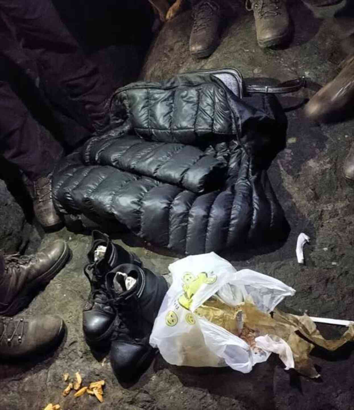 Denize girdiğini görenler telefona sarıldı! Polis kadının önce mont ve ayakkabısını sonra cesedini buldu Denize girdiğini görenler telefona sarıldı! Polis kadının önce mont ve ayakkabısını sonra cesedini buldu