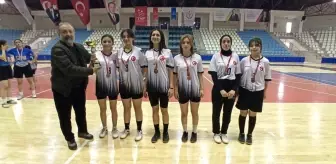 Yeşilyurt Mesleki Teknik Anadolu Lisesi Okul Sporları Genç Kızlar Futsal Turnuvası'nda İl Birincisi Oldu