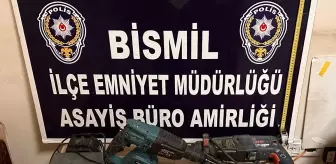 Diyarbakır'da Çalıntı Malzemeleri Satmaya Çalışırken Yakalanan Şüpheli Tutuklandı