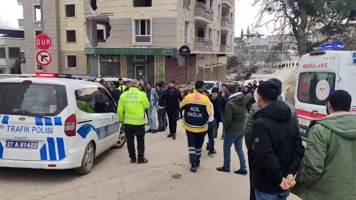 Gaziantep Te Motosiklet Ile Otomobil Arp T Yaral Son Dakika